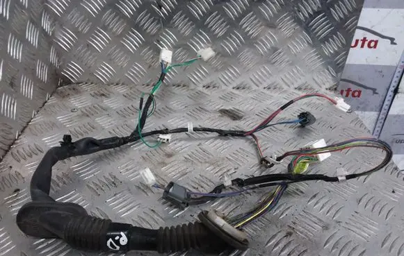 Subaru Legacy Front door wiring loom 81821AG280