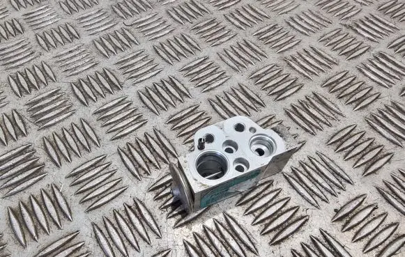 Air conditioning (A/C) expansion valve