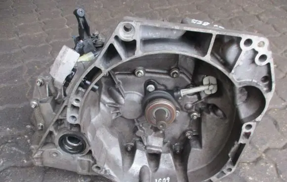Renault Sandero II Manual 5 speed gearbox JH3351 320101204R H4B408