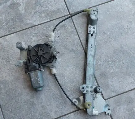 Nissan Qashqai Rear door window regulator with motor 119766