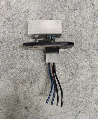 Chrysler Sebring (ST-22 - JR) Heater blower motor/fan resistor 11D332