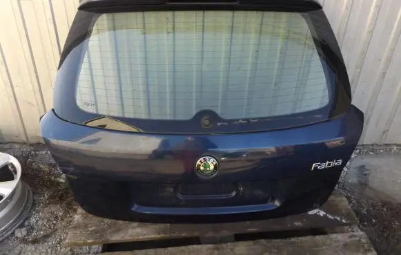 Skoda Fabia Mk2 (5J) Truck tailgate F86A