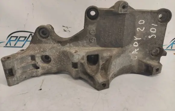 Volkswagen Touran I Generator/alternator bracket R03G903143A