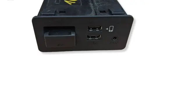 Mazda CX-5 USB socket connector 10R0511032 K1414