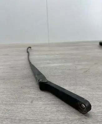 Volkswagen Transporter - Caravelle T4 Front wiper blade arm 701955410A
