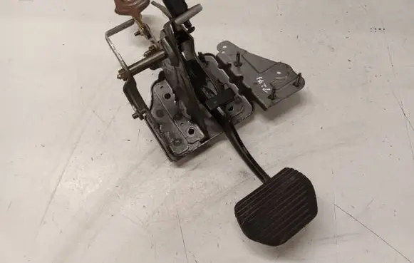 Citroen C4 I Brake pedal 9653940780