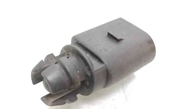 Volkswagen PASSAT B6 Outside/exterior temperature sensor 8Z0820535