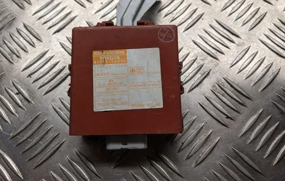Toyota Corolla E110 Door central lock control unit/module 8974112080