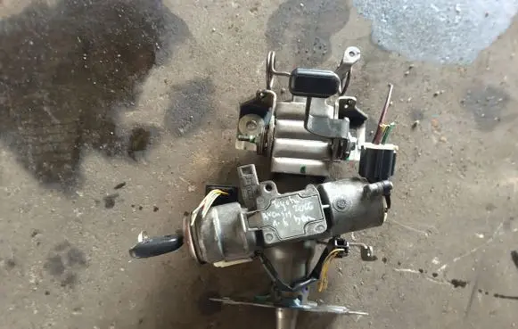 Toyota Avensis T250 Ignition lock 736661A