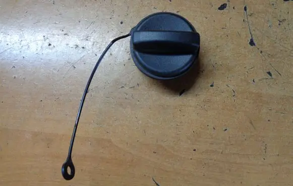 Opel Karl Fuel tank filler cap 