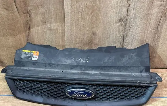 Ford Focus Front grill 4M518138AE 4M518200BJ 4M518200AJ