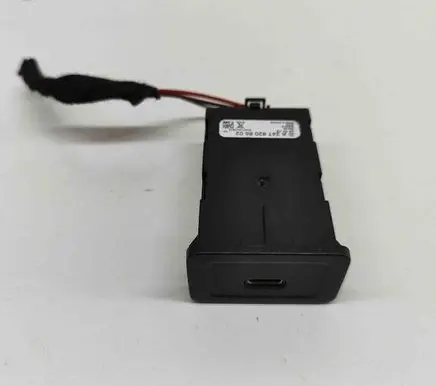 Mercedes-Benz CLA C118 X118 USB socket connector A2478208602