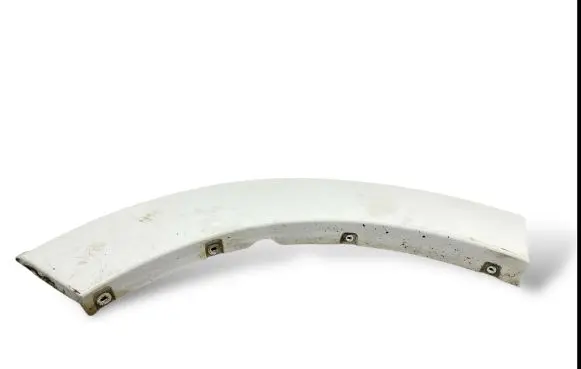 Rear fender molding trim
