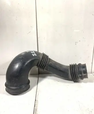 Volvo XC70 Intercooler hose/pipe 8683168