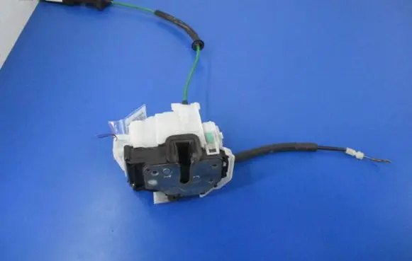 Alfa Romeo 159 Front door lock