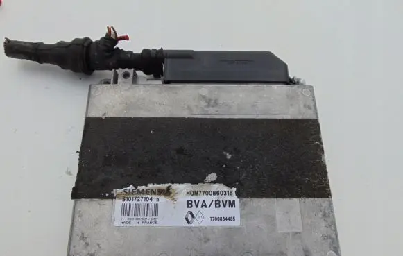 Renault Scenic III - Grand scenic III Engine control unit/module 7700860316