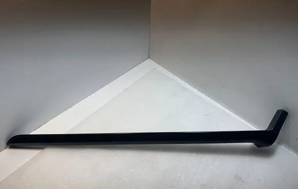 Roof trim bar molding cover