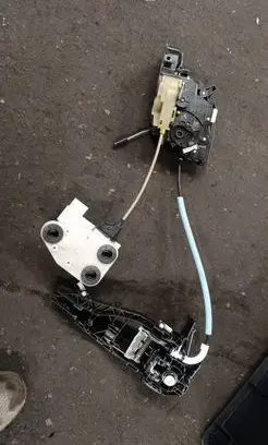 BMW X5 F15 Front door lock 7281950