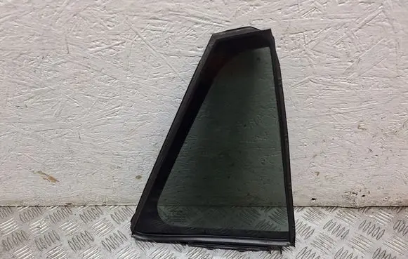 Toyota Avensis T270 Rear vent window glass 6812305110 6818805070C6R 43R006723