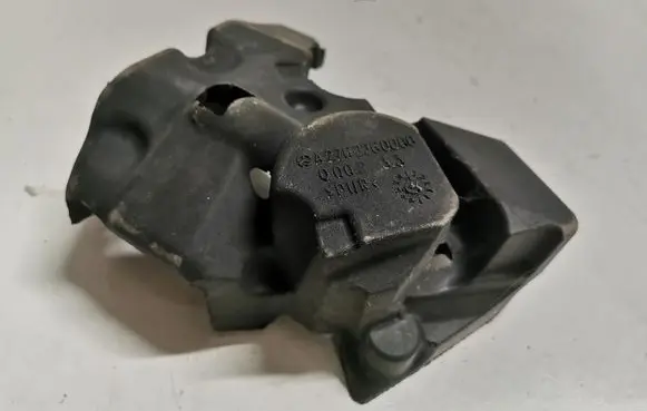 Mercedes-Benz C AMG W205 Thermostat A2762260000