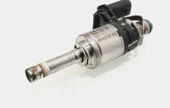 Skoda Octavia Mk3 (5E) Fuel injector 04E906036at