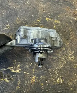 Toyota Avensis T270 Vacuum pump