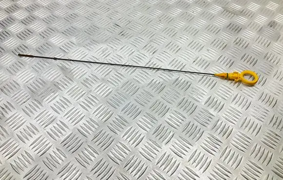 Volkswagen PASSAT B8 Oil level dip stick 04L115611F