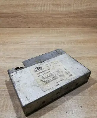 Ford Scorpio Engine control unit/module ECU 85GG2C013AD 334510