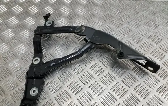 Audi TT Mk1 Engine bonnet/hood hinges 8N0823302