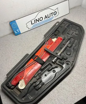 BMW 7 E38 Tool box 1180681
