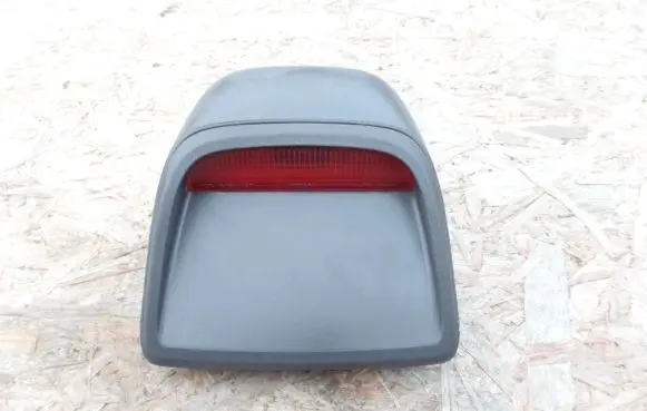 Infiniti G20 Third/center stoplight
