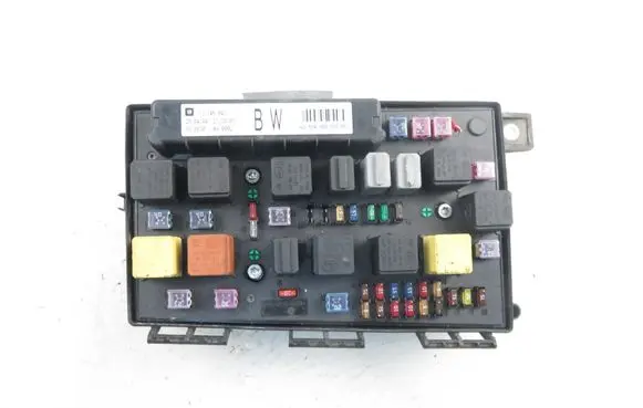 Opel Astra H Fuse box set 13145043