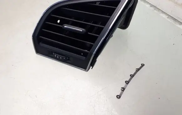 Skoda Fabia Mk3 (NJ) Dashboard side air vent grill/cover trim 6V0819701
