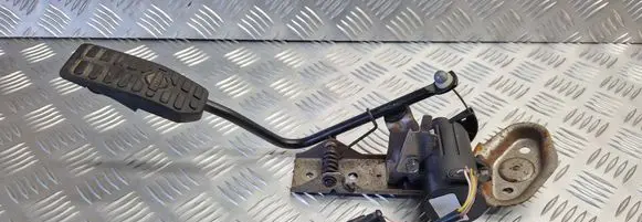 Nissan Almera N16 Accelerator throttle pedal 0281002425 189195M300 182401101
