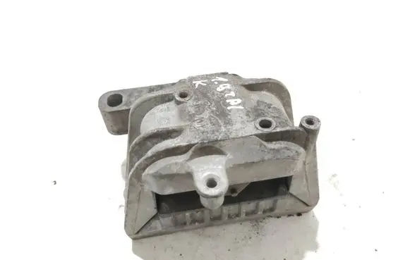 Volkswagen Golf V Engine mount bracket 1K0199262