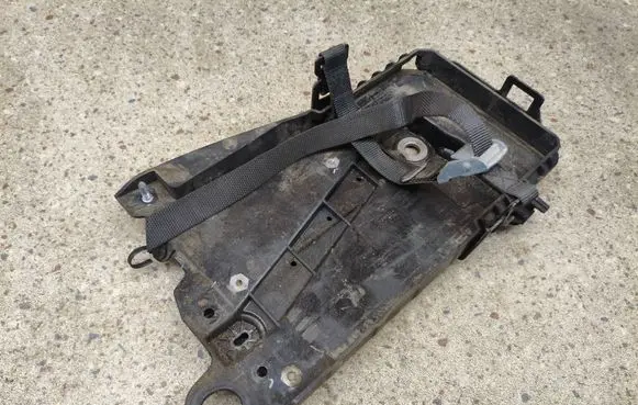 Volvo XC40 Battery bracket 32219128 31670465 8888942480