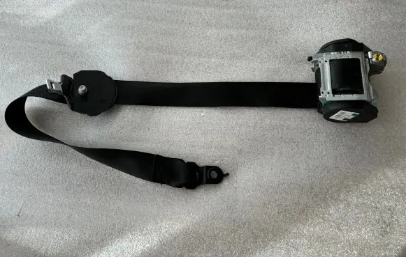 Mercedes-Benz ML AMG W164 Front seatbelt 2518601085 A2518601085