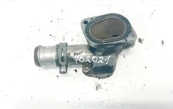 Volkswagen PASSAT B5.5 Engine coolant pipe/hose 038121133a