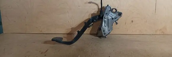 Toyota Corolla Verso AR10 Clutch pedal LHD