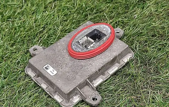 Mercedes-Benz C W204 Headlight ballast module Xenon A1669002800 130732931201