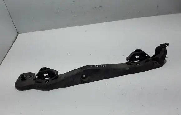 Renault Laguna III Fender mounting bracket 631220001R