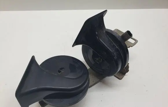 BMW 5 E60 E61 Horn signal 6935987 6935709