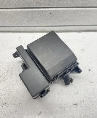 Mitsubishi Grandis Fuse module MR587816