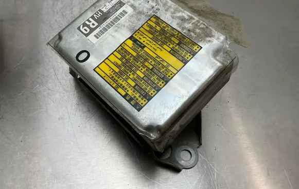 Lexus RX 330 - 350 - 400H Airbag control unit/module 1523007611 02761101RSU 8917048160