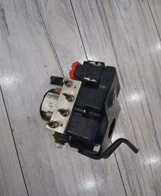 Suzuki Swift II ABS Pump 63J14WD