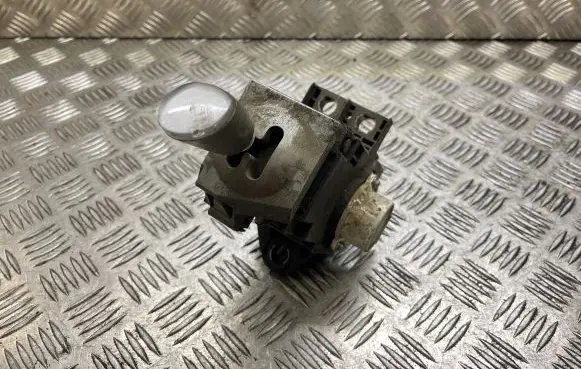 Toyota Prius (NHW20) Gear shift switch/knob PA66GF33