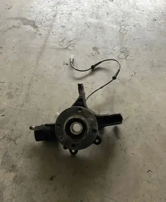 Peugeot Partner Front wheel hub 9813759680