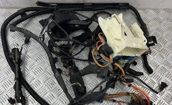 BMW 3 E90 E91 Engine installation wiring loom 7521534