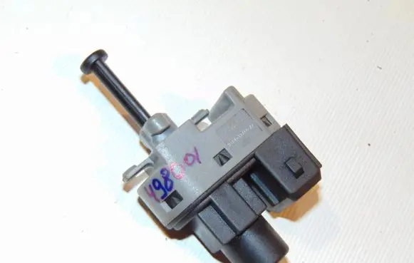 Ford Mondeo Mk III Brake pedal sensor switch 93BB13480AF