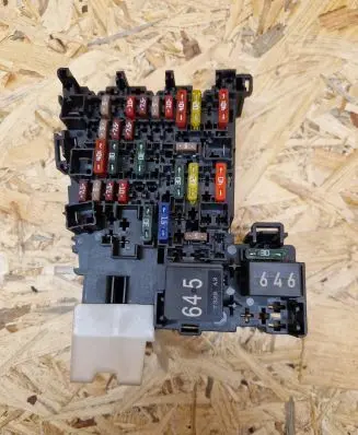 Skoda Superb B8 (3V) Fuse module 5Q0937615C 893780 03022018